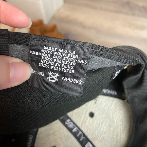 New Era Black and Red Cap with Yellow Pittsburgh Pirates 7 3/8 Size MLB‎ Hat - Picture 12 of 12